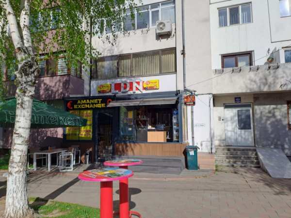 De închiriat spațiu comercial