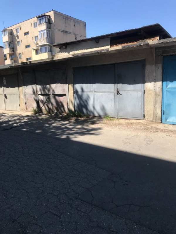 Garaj de vânzare