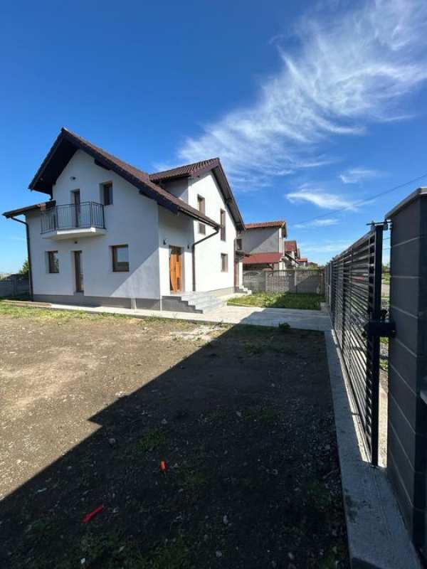 Închiriez casa în Sacalaz