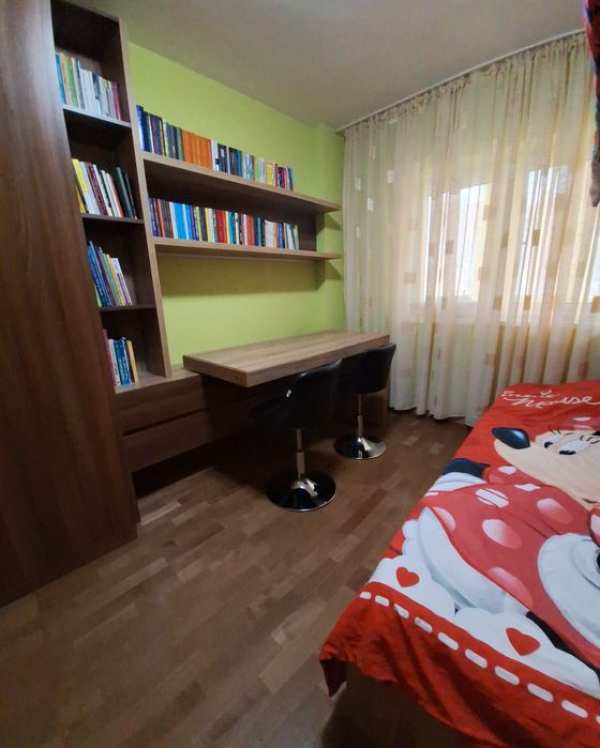 Apartament cu 4 camere în Câmpeni