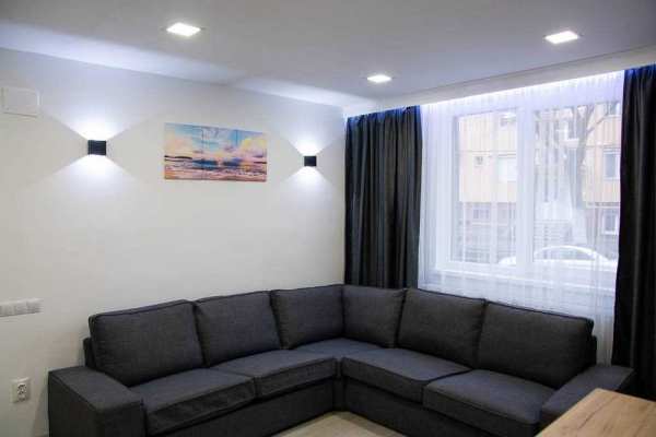 Apartament cu 2 camere central/complet renovat