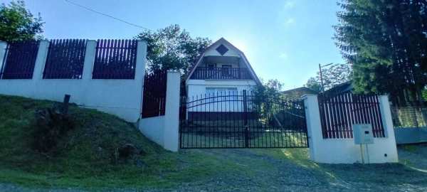 Vand  cabana  in satul Badeni