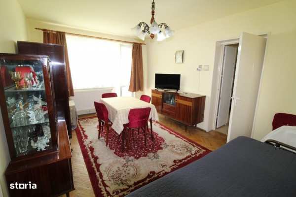 Vând apartament 2 camere în Hunedoara, zona Micro 4-Stadion, et.3