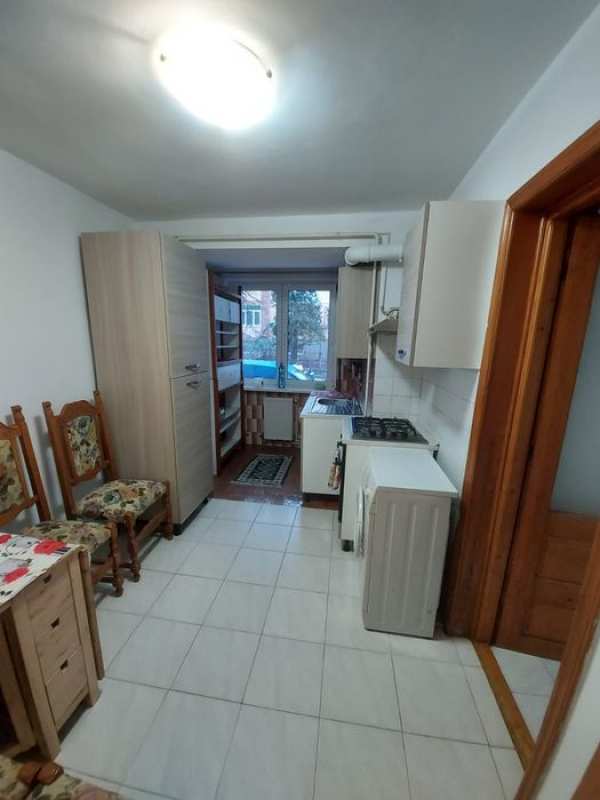 Chirie apartament 2 camre