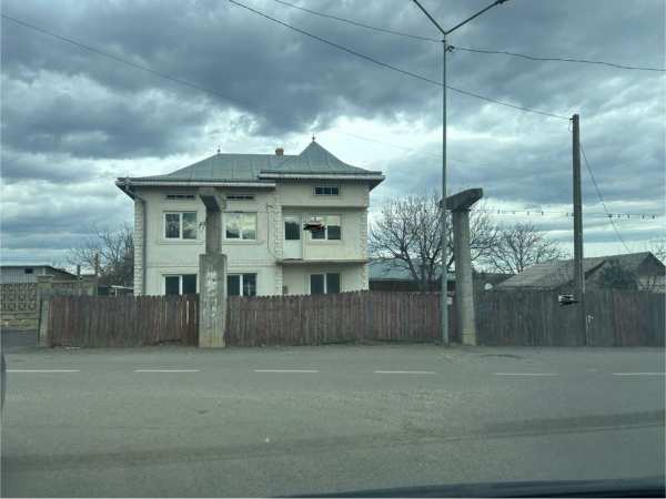 Casa de vanzare zona Centrala 367 mp teren 800 mp