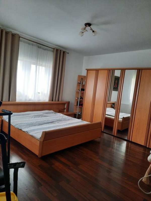 Vând casă în Lazuri