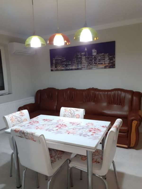 Inchiriez apartament cu două dormitoare!