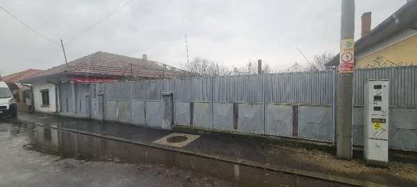 Vand casa în Romanesti