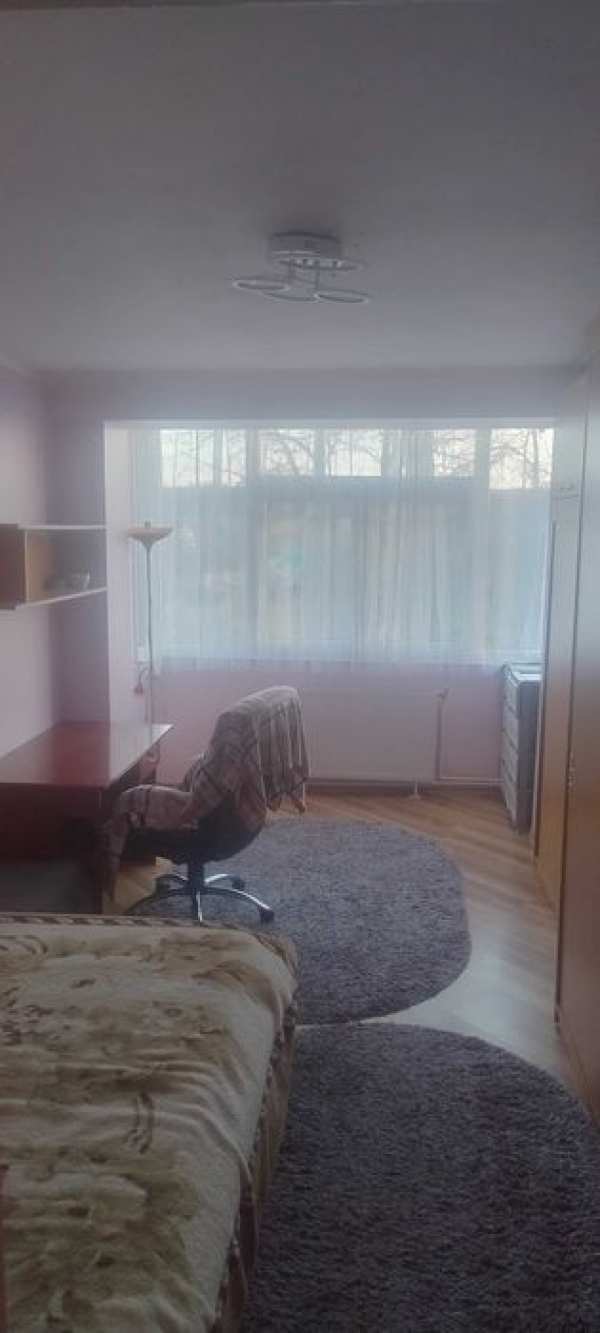 Inchiriez apartament 2 camere zona tipografie