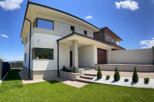 Casa individuala in Cisnadie, la iesire spre Cisnadioara (proprietar)