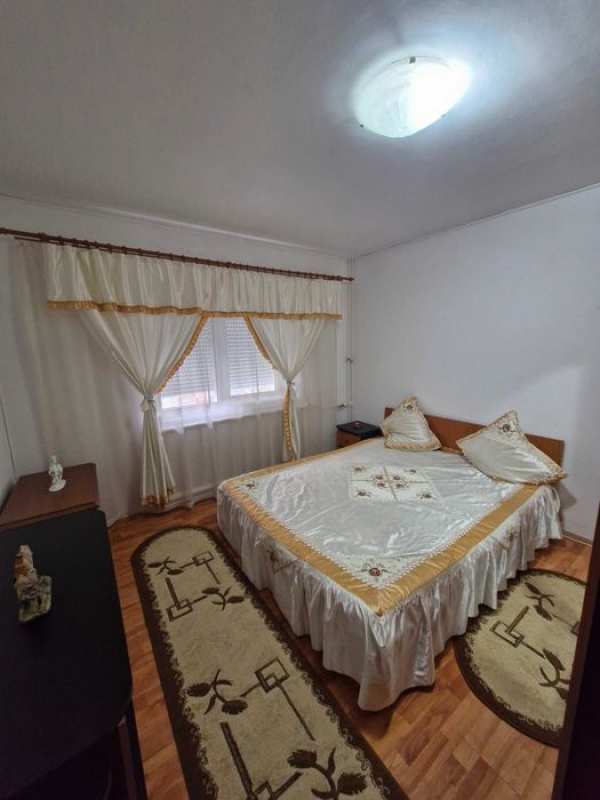 Apartament de închiriat in centru