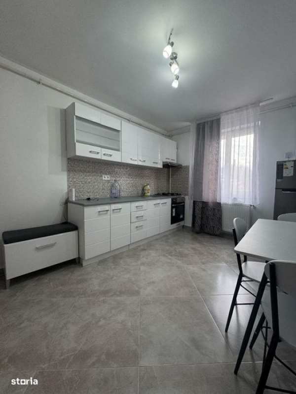 Apartament cu 2 camere, localizat în zona centrală a orașului.