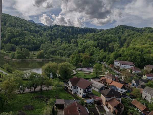PROPRIETAR-Apartament 3 camere-Vedere Lacul Noua-cu loc de parcare pvt