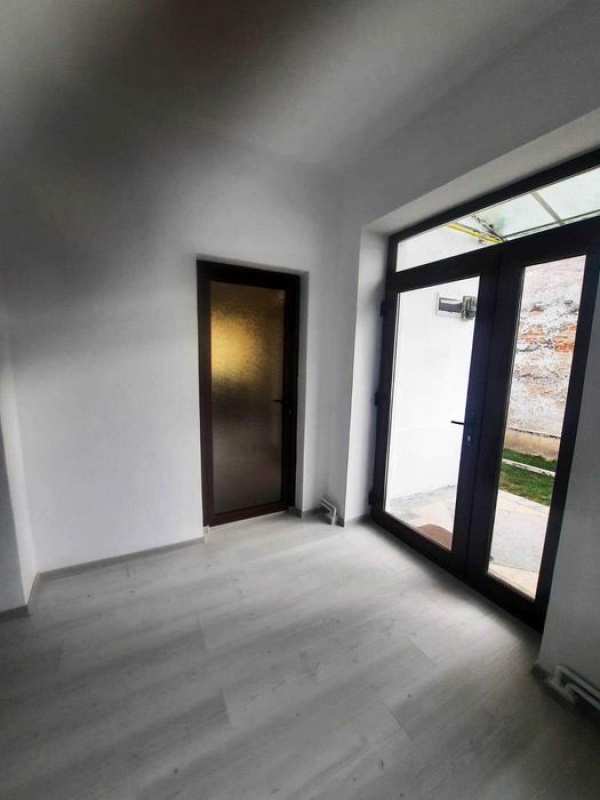 Casa / Spațiu de inchiriat in Orăștie. firme/cabinete .