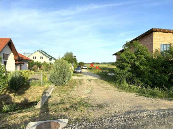 Vand teren  in Lazuri