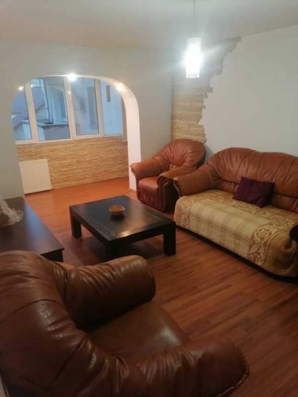 Apartament 4 camere de inchiriat, Bistrita zona Sens+ loc de parcare