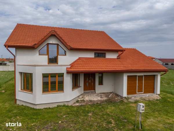 Vila 5 camere de vanzare in Sagu