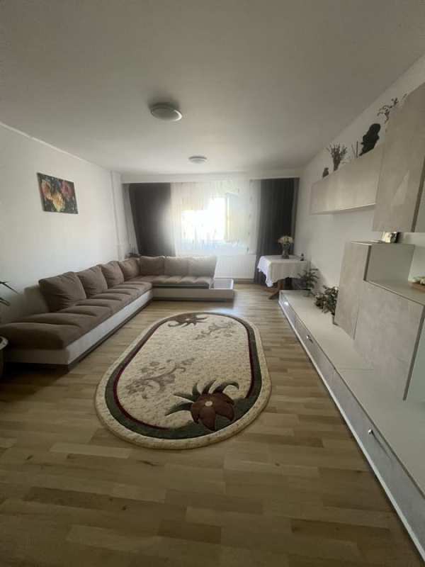 Inchiriez casa in Bradu