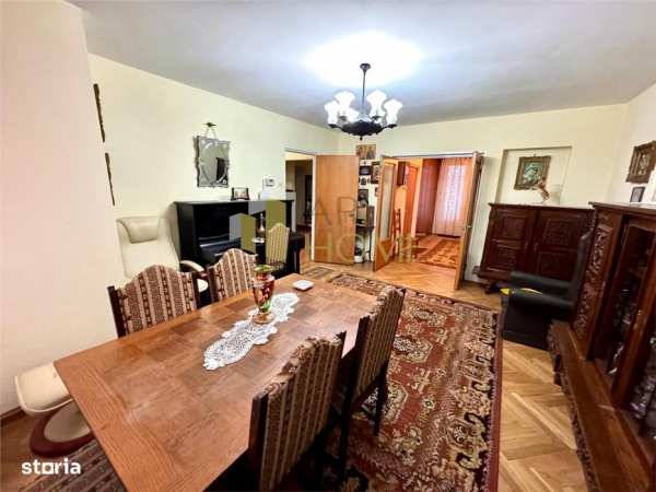Vanzare apartament 4 camere, boxa si garaj propriu, in Ploiesti, zona