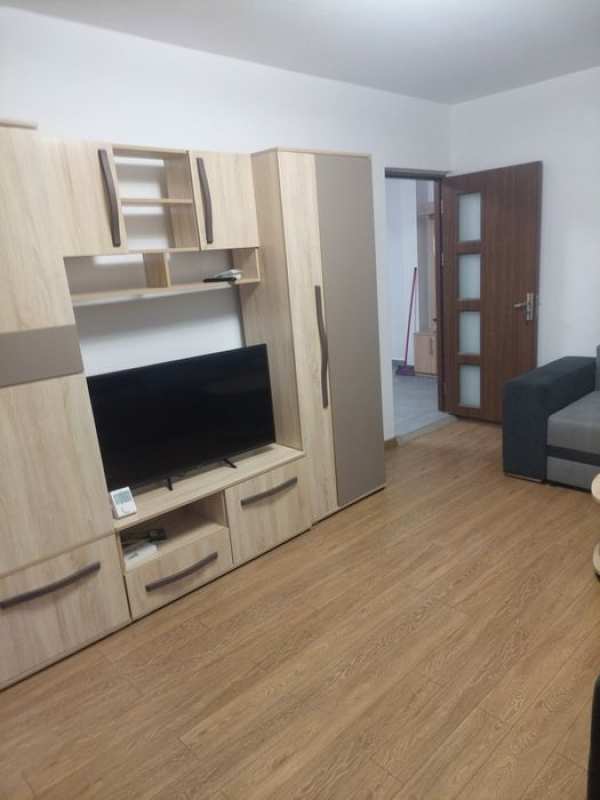 Închiriez apartament 2 camere