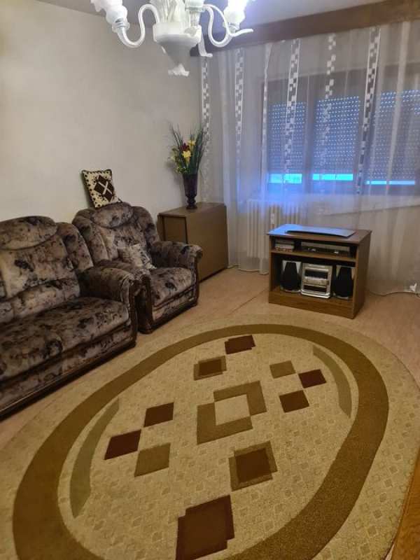 Inchiriez apartament 2 cam decomandat Craiova