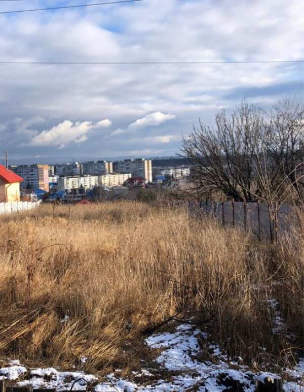 Vand teren cu priveliste superba, onesti, 1000mp