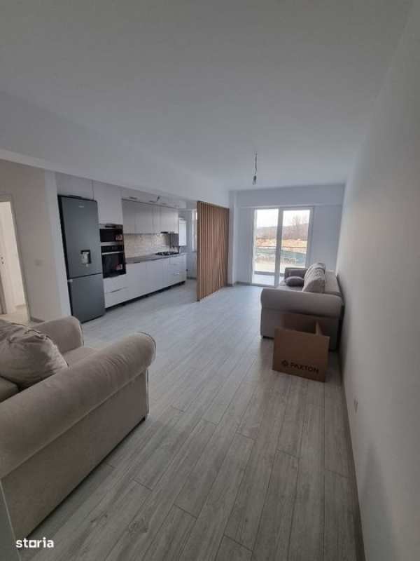 Vând apartament cu 2 camere Mioveni,bloc nou,loc de parcare