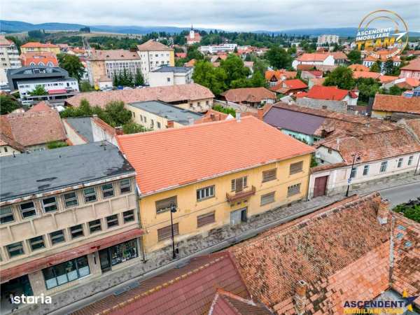 Edificiu istoric:1.600 mp, Central, potential: birouri,hotel boutique,