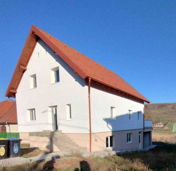 De vânzare CASA FAMILIALĂ NOUĂ la Sic, jud. Cluj