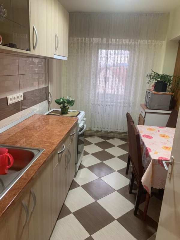 Apartament cu 3 camere