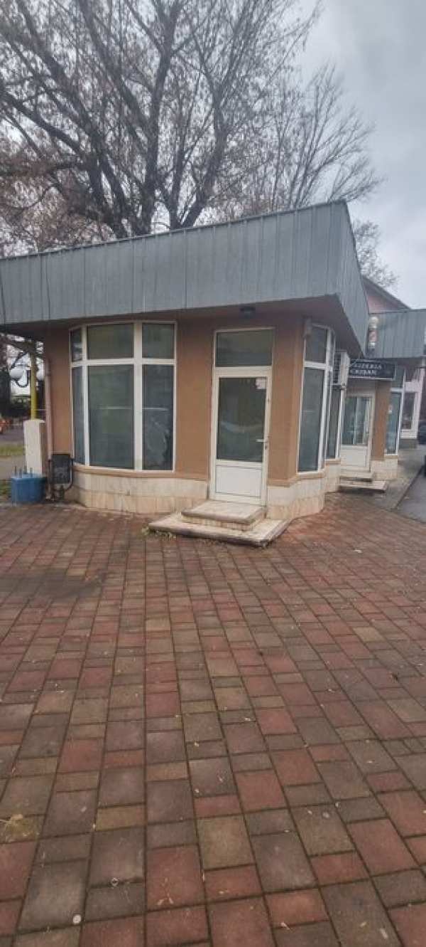 Închiriez spatiu comercial