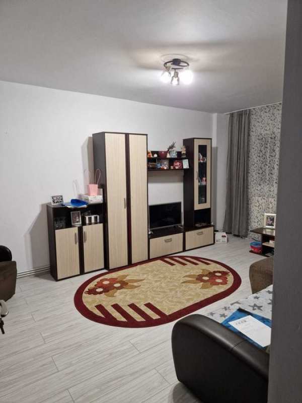 Apartament de vânzare cu 4 camere etajul 4 ultracentral