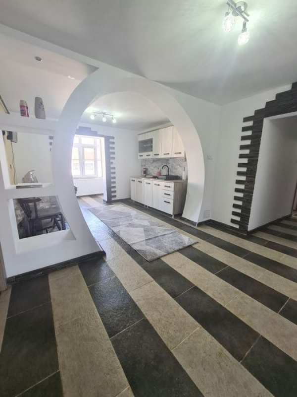 3 camere / 72 mp / lângă AJOFM
