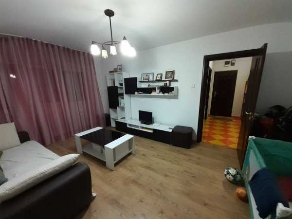 Apartament 2 camere semidecomandat de inchiriat