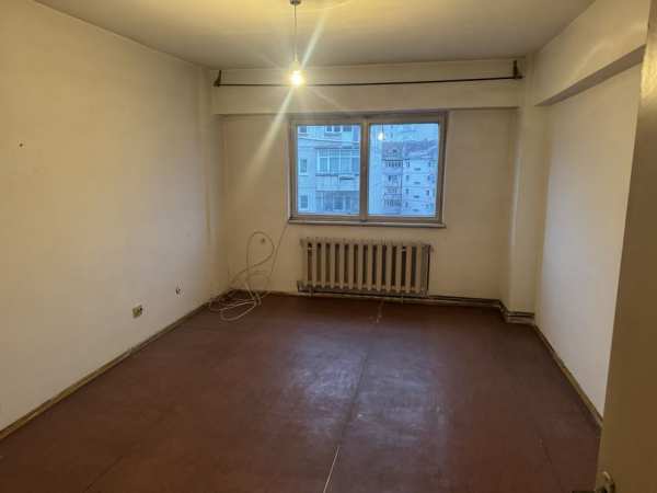 Apartament 3 camere, bl caramida 1990/zona gara