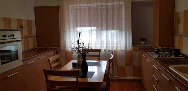 Persoana fizica inchiriez pe termen lung ap.2 camere modern utilat