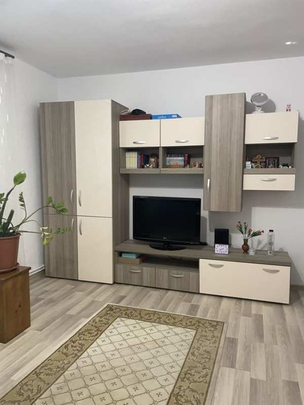 Vand apartament 2 camere la parter pe strada Arnsberg!