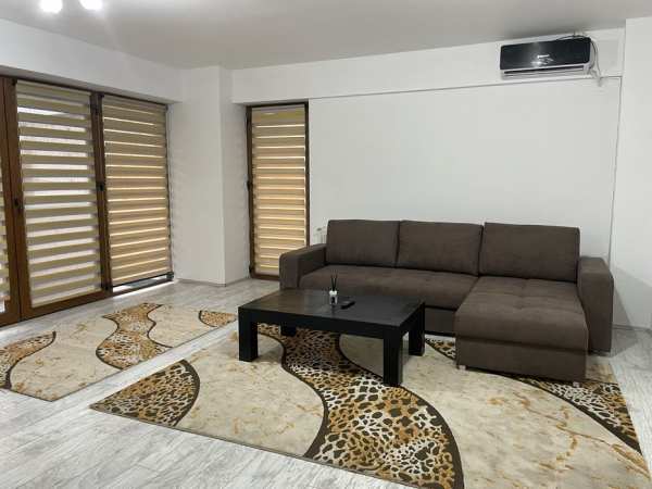 Inchiriez apartament