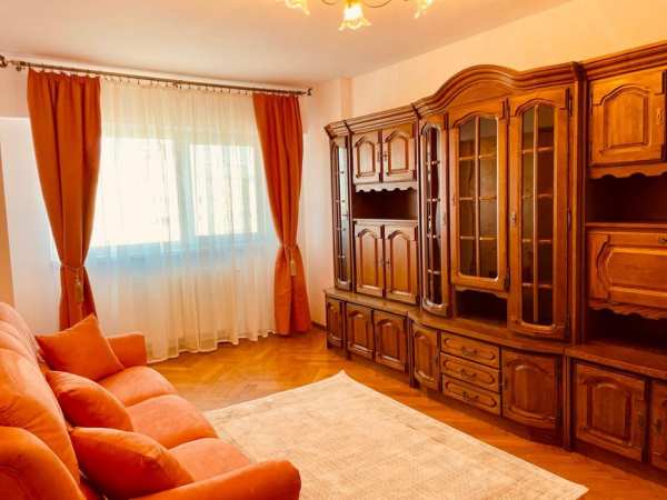 INCHIRIEZ AP.3 camere, Centru civic Brasov