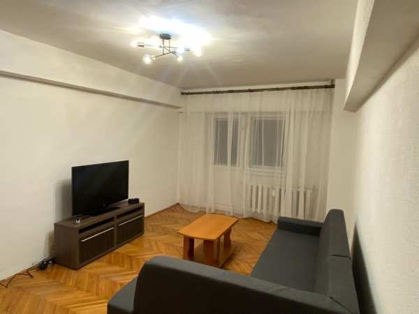 Inchiriez apartament 3 camere ultracental Craiova regim hotelier