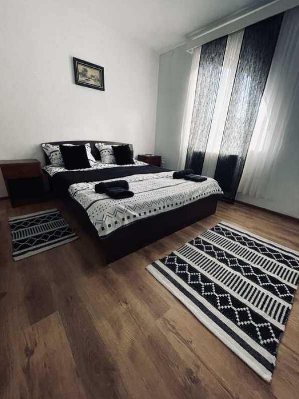 Cabana de inchiriat / Casa de inchiriat / Casa Pote