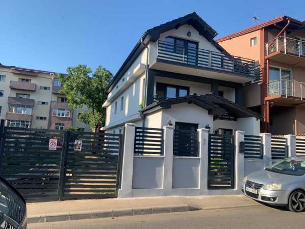 Inchiriez etaj la casa