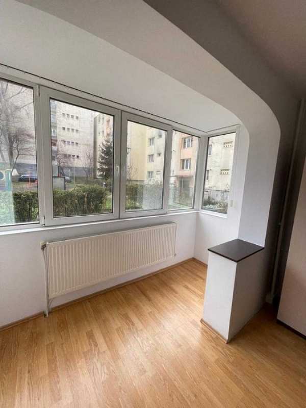 PERSOANA FIZICA, dau in chirie ap 4 CAMERE  decomandat -  MANASTUR