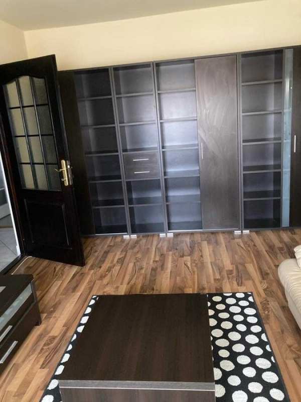 Apartament de inchiriat