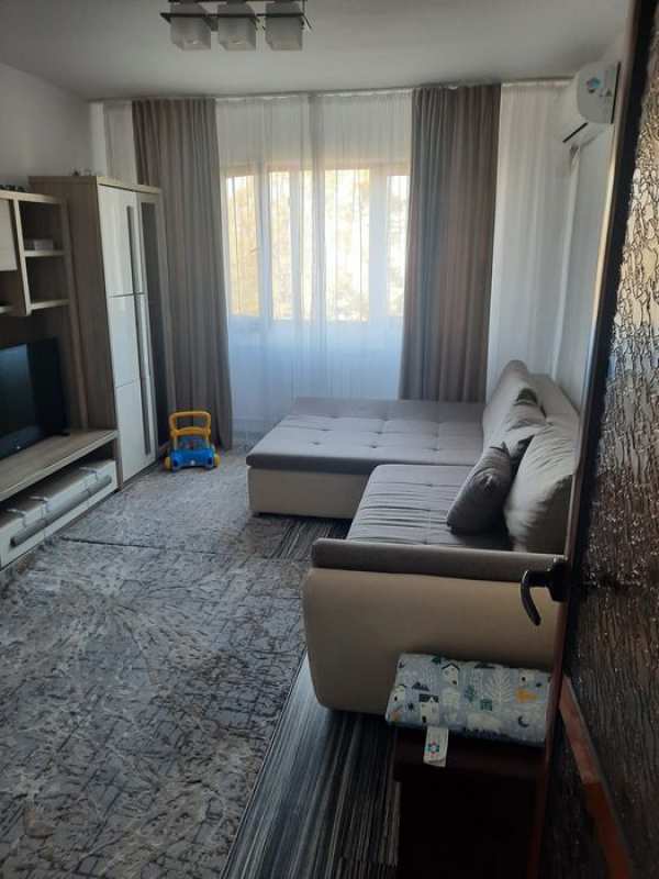 Vând apartament 2 camere etaj 4/10