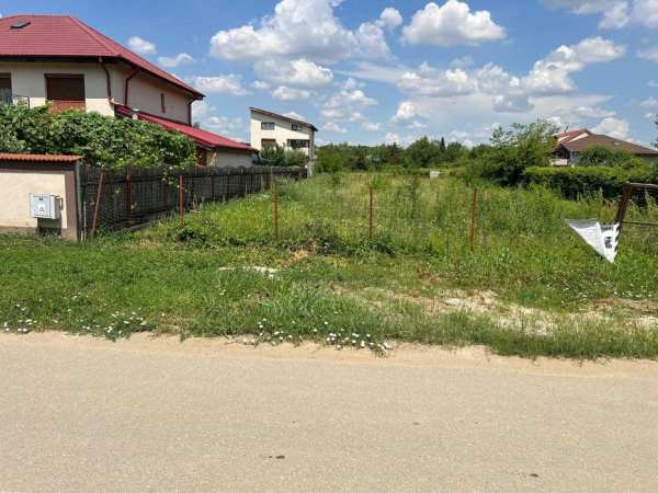 Vand 1000 mp in Ordoreanu/Clinceni deschidere 20 ml langa padure!