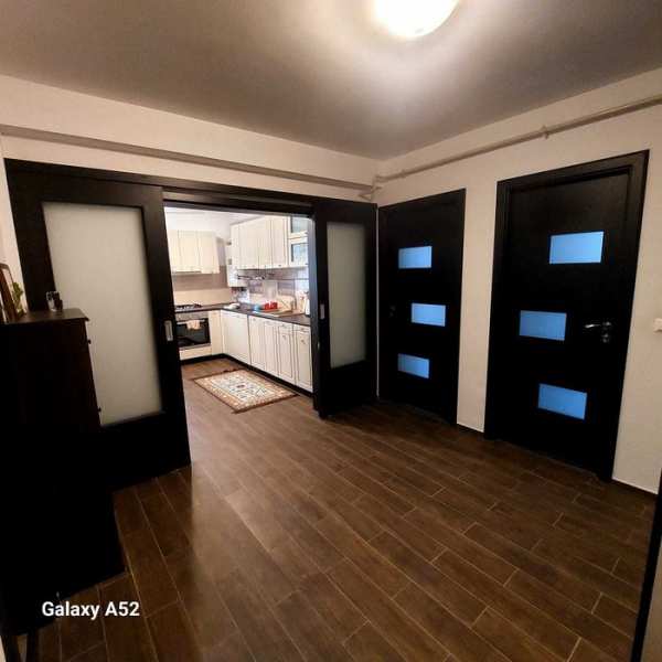 Apartament 3 camere Lunca Cetatuii, Boxa 20 mp