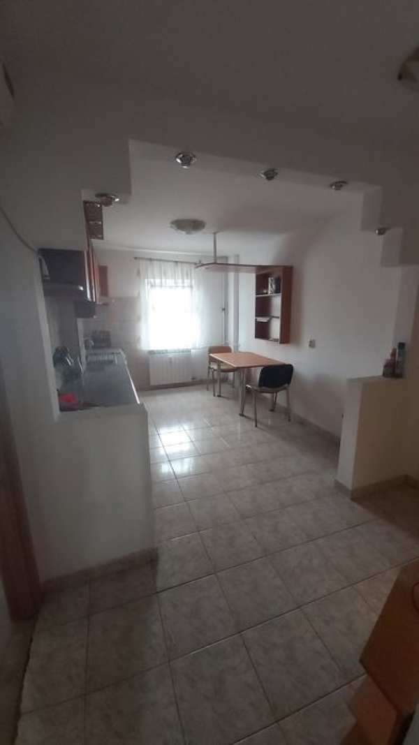 Apartament 4 camere, decomandat, zona Autogara