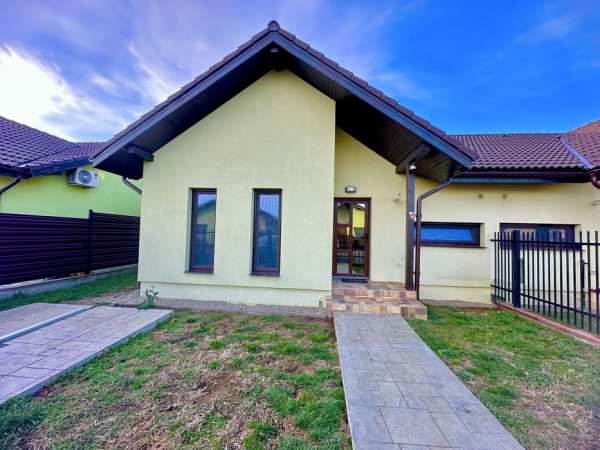 1/2 Duplex 3 camere Mosnita Noua