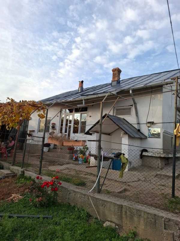Casă de vânzare!!!